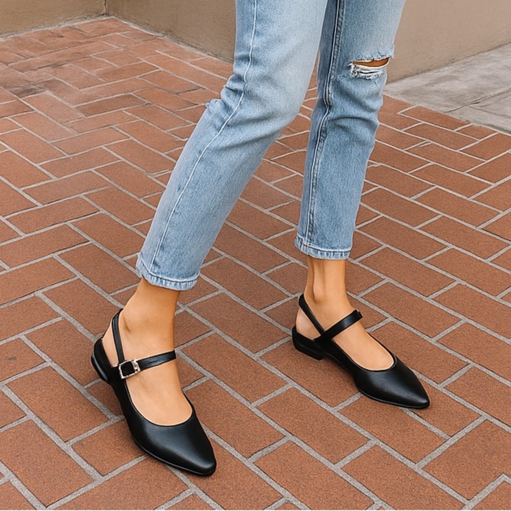 Steve Madden Black Pointed Toe Slingbacks